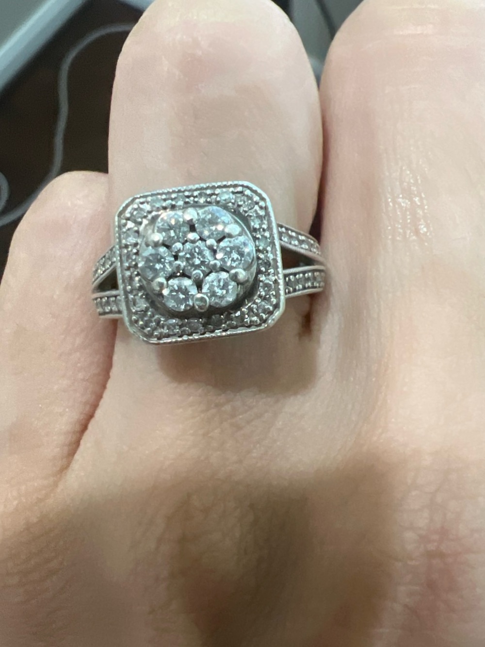 Diamonds and Sterling Silver Cluster Cocktail Ring in Silver Size 6